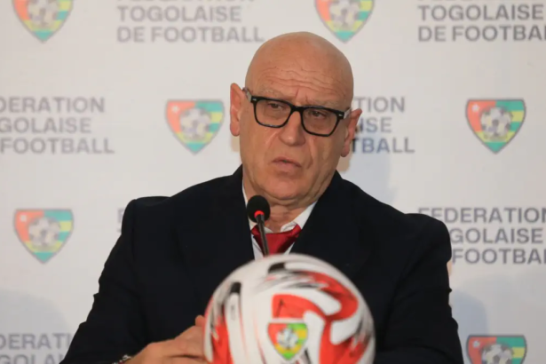 Staff technique Patrice Neveu Togo